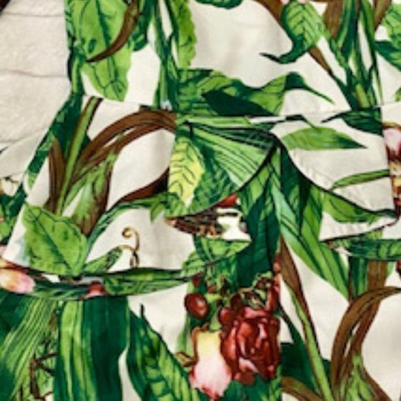 NWT BEAUTIFUL FLORAL ROMPER! - Picture 3 of 7